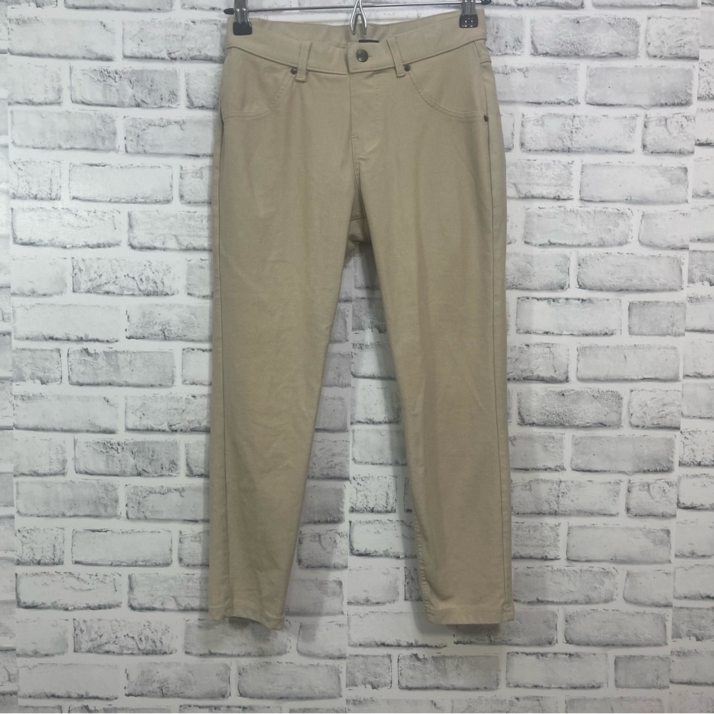 Hue Crop Stretch Leggings Small